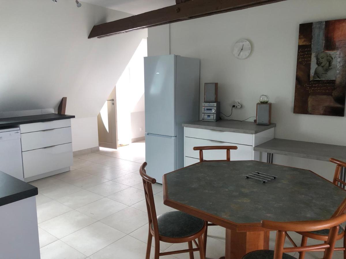 Residence Merlin Appart Des Druides Saint-Malon-sur-Mel Exteriér fotografie